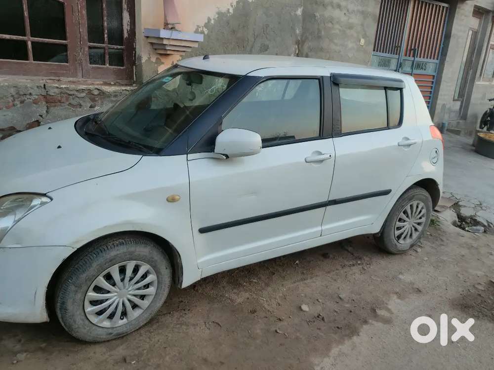 Maruti Suzuki Swift 2009 Petrol 105000 Km Driven