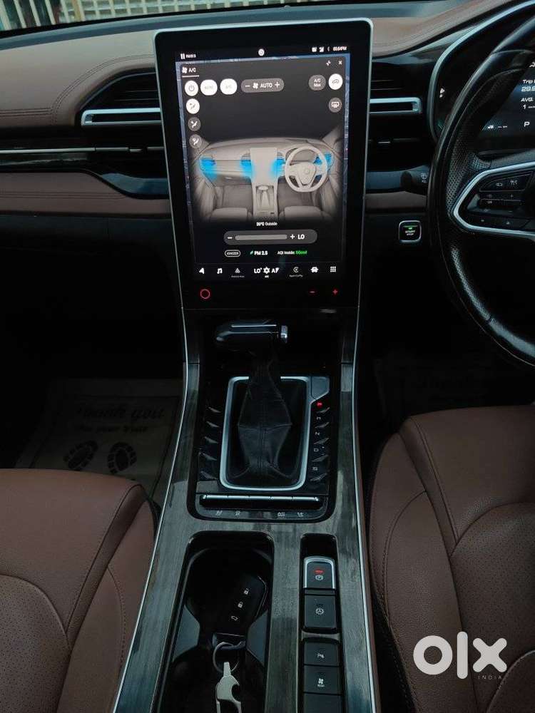 Mg Hector Plus Savvy Pro 1.5 Turbo Petrol Cvt 7 Str Dual Tone, 2023,..