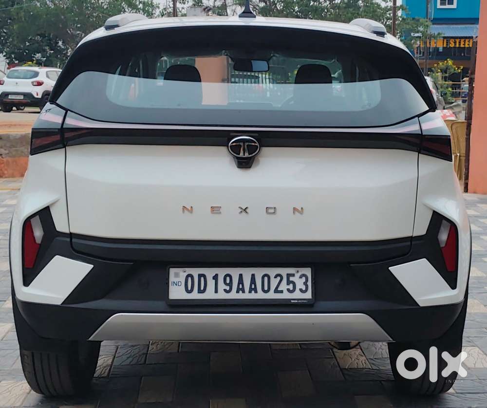 Tata Nexon Creative Plus 1.2 Revotron Petrol 6 Mt, 2024, Petrol