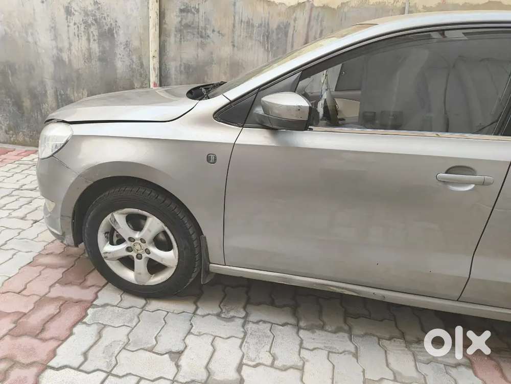 Skoda Rapid 2012 Petrol With Manual Transmission