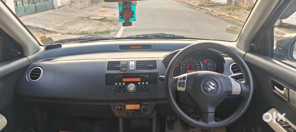 Maruti Suzuki Swift Dzire 1.2 Zxi Bsiv, 2011, Petrol