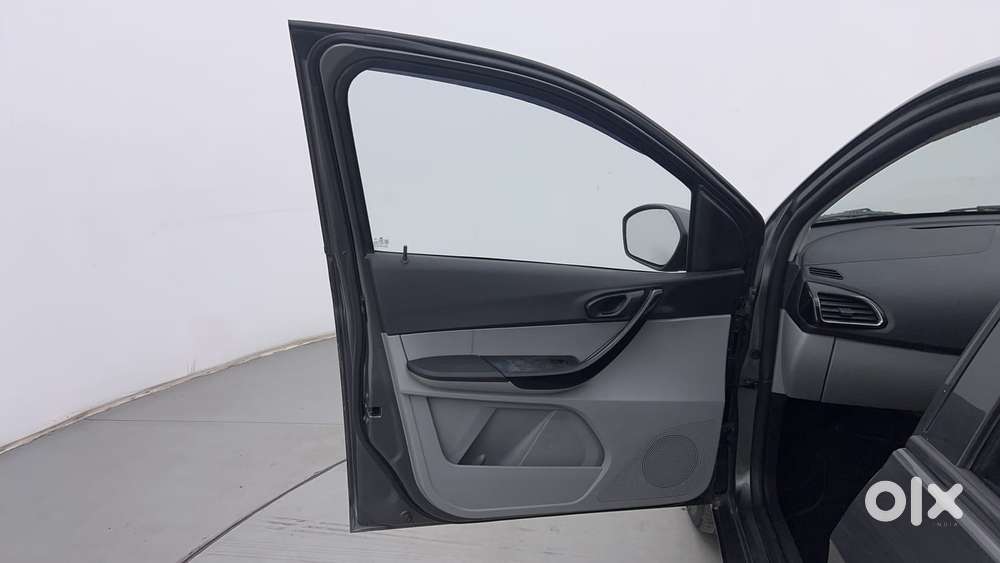 Tata Tiago 1.2 Revotron Xt Option, 2020, Petrol