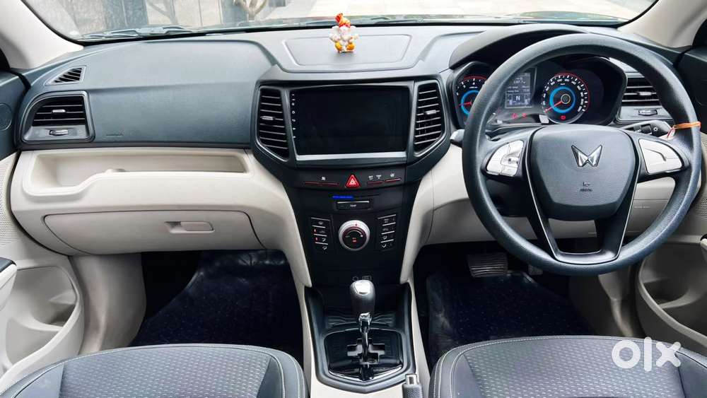 Mahindra Xuv300 1.2 W6 Amt Petrol, 2023, Petrol