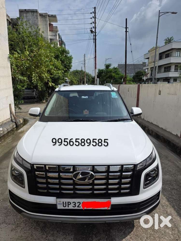 Hyundai Venue 2025 Petrol Well Maintained