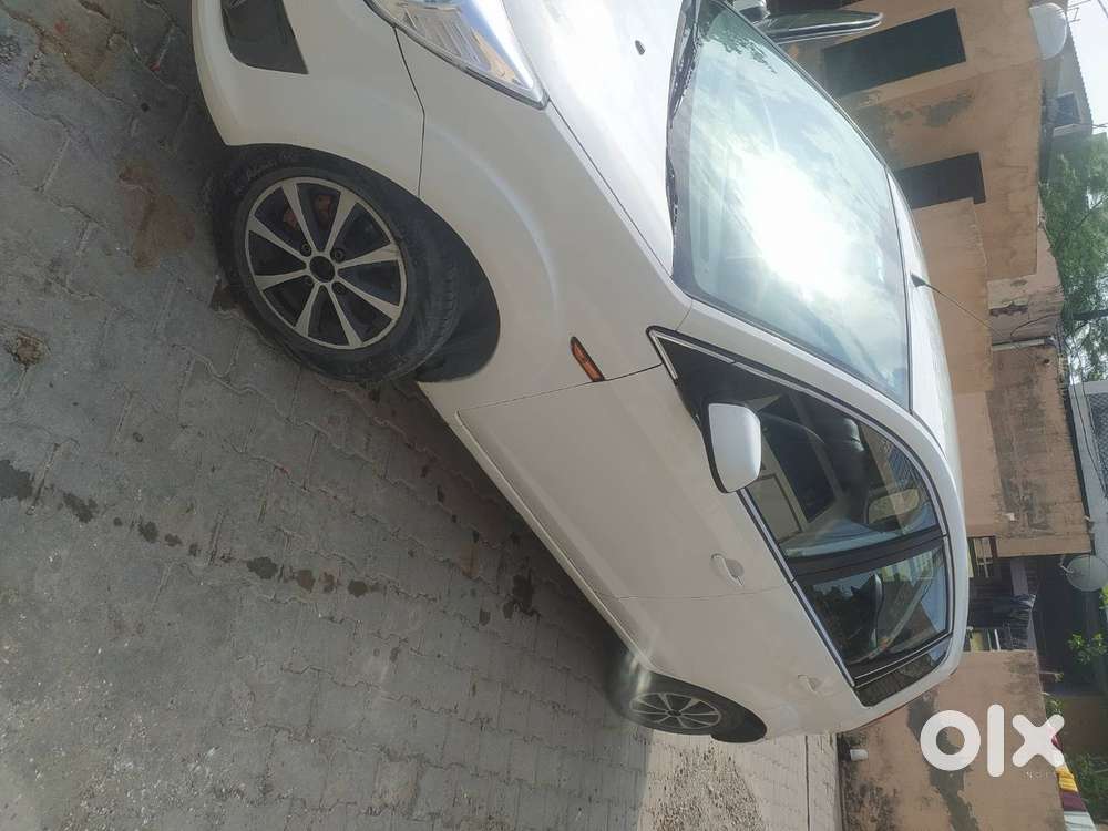Full Ac, Power Windo Front,power Steering, Centre Locking