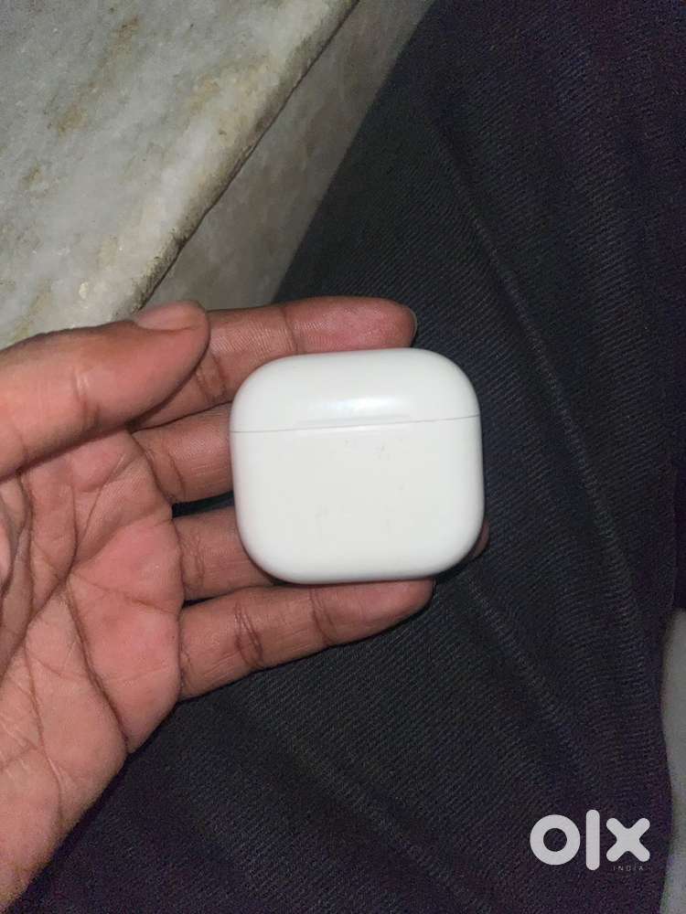 Apple airpods 4 all working with apple original bill,box