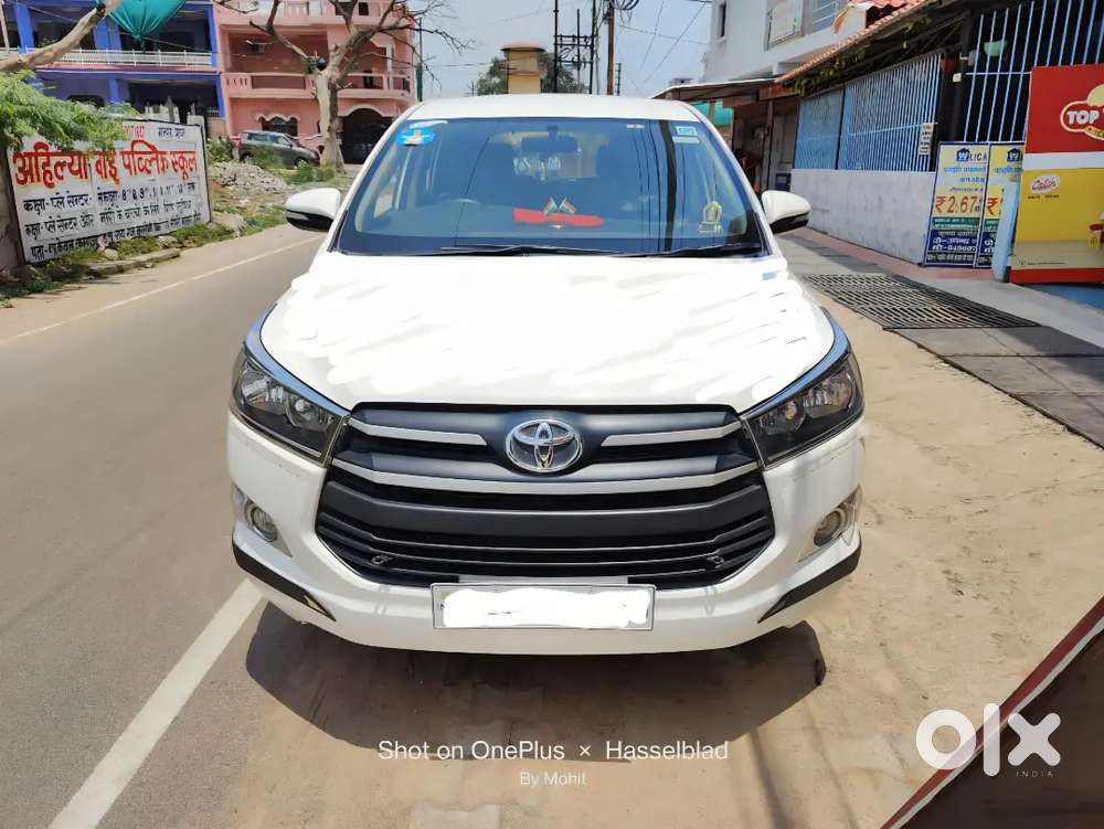 Toyota Innova Crysta 2016 Diesel 65000 Km Driven
