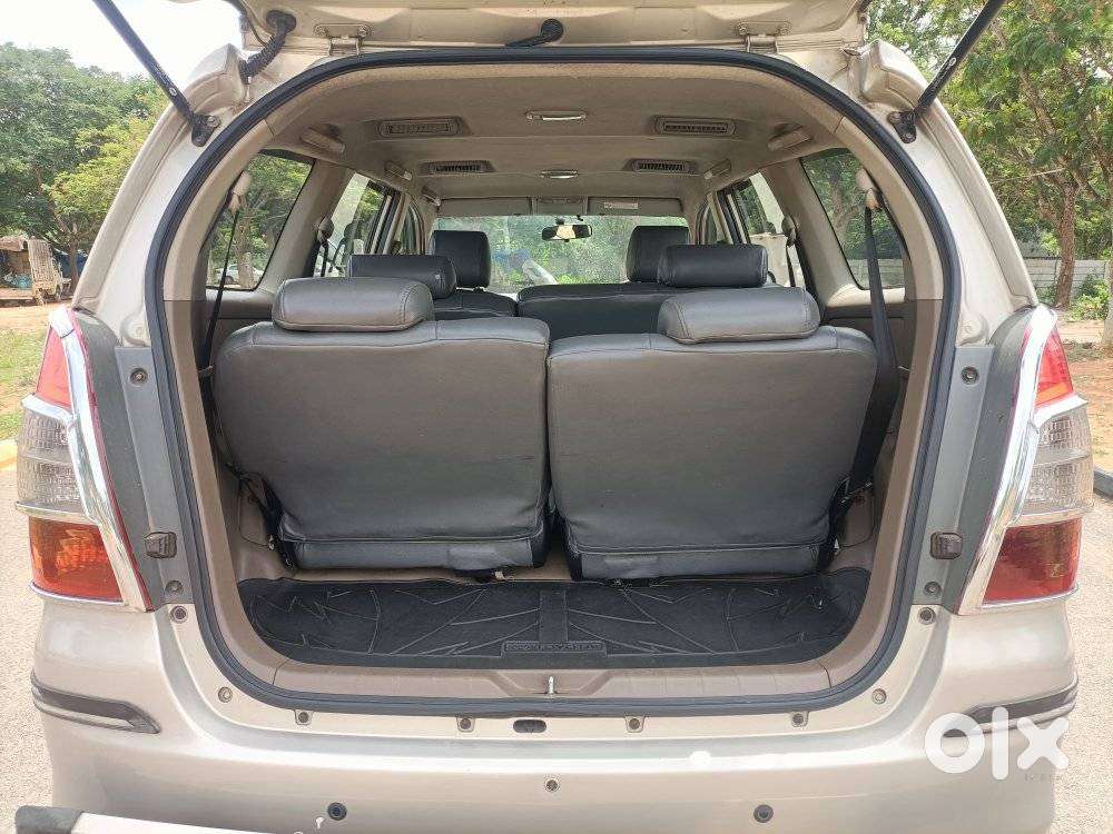 Toyota Innova 2.5 G (diesel) 8 Seater, 2015, Diesel