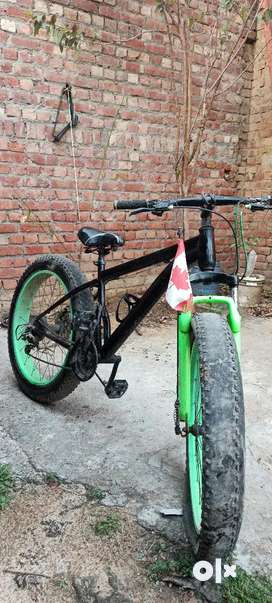 Triax fracture fat online bike price