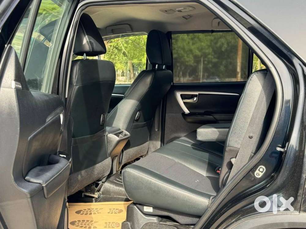 Toyota Fortuner 4x2 At 2.7 Petrol, 2023, Petrol