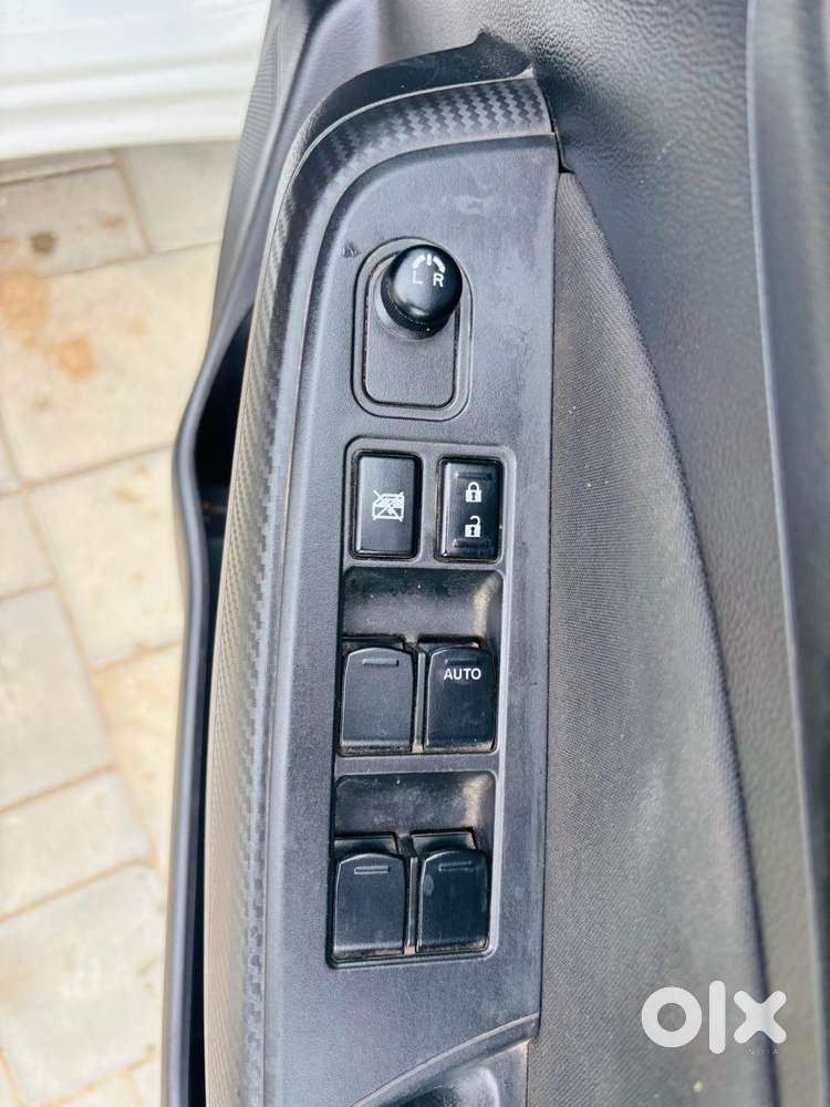 Maruti Suzuki Swift 1.2 Vxi (o), 2023, Petrol