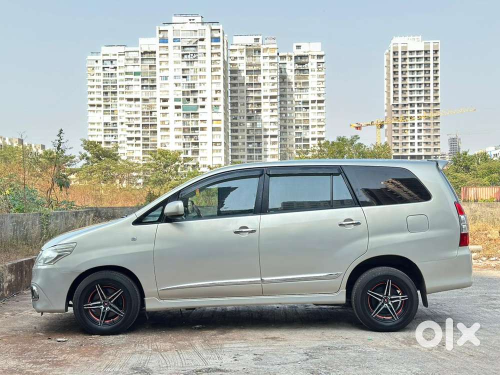 Toyota Innova 2.5 Gx (diesel) 8 Seater Bs Iv, 2015, Diesel