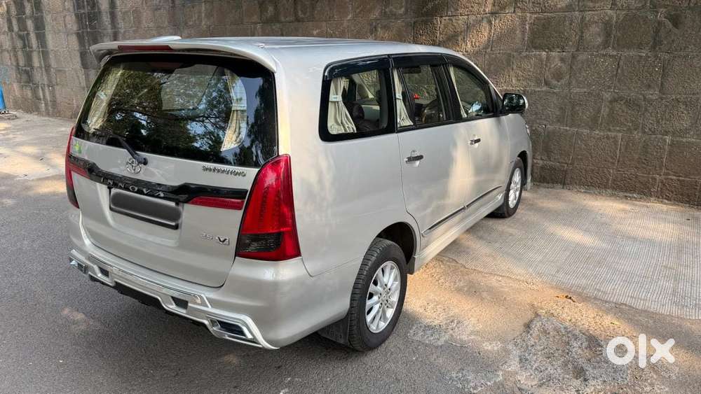 Toyota Innova 2.5 G (diesel) 8 Seater Bs Iv, 2015, Diesel