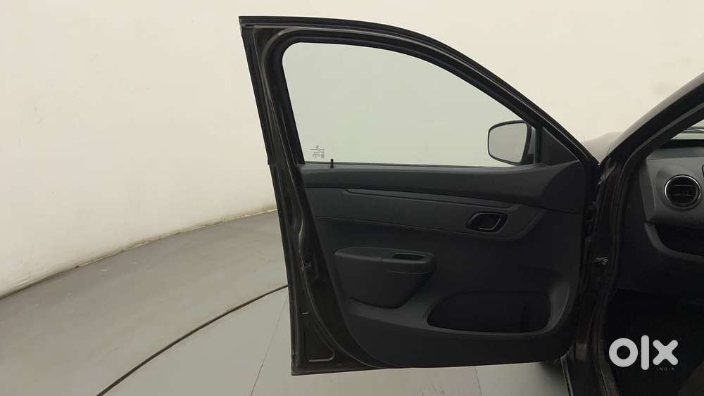 Renault Kwid 2019-ongoing 1.0 Rxt Amt (o), 2016, Petrol