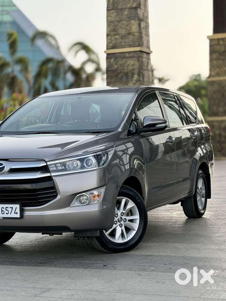 Toyota Innova Crysta 2.4 V 8 Str, 2016, Diesel
