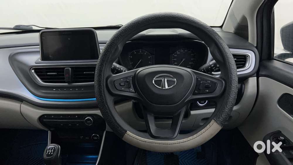 Tata Altroz Xz, 2023, Petrol