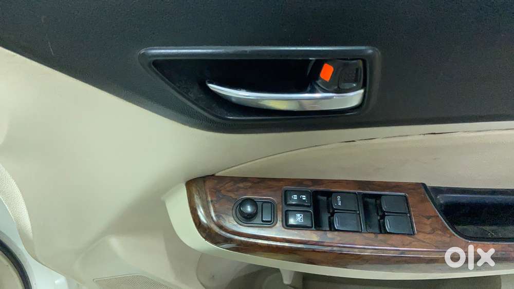 Maruti Suzuki Swift Dzire Zdi + Amt, 2017, Diesel