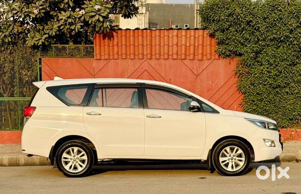 Toyota Innova Crysta 2.4 V 8 Str, 2017, Diesel