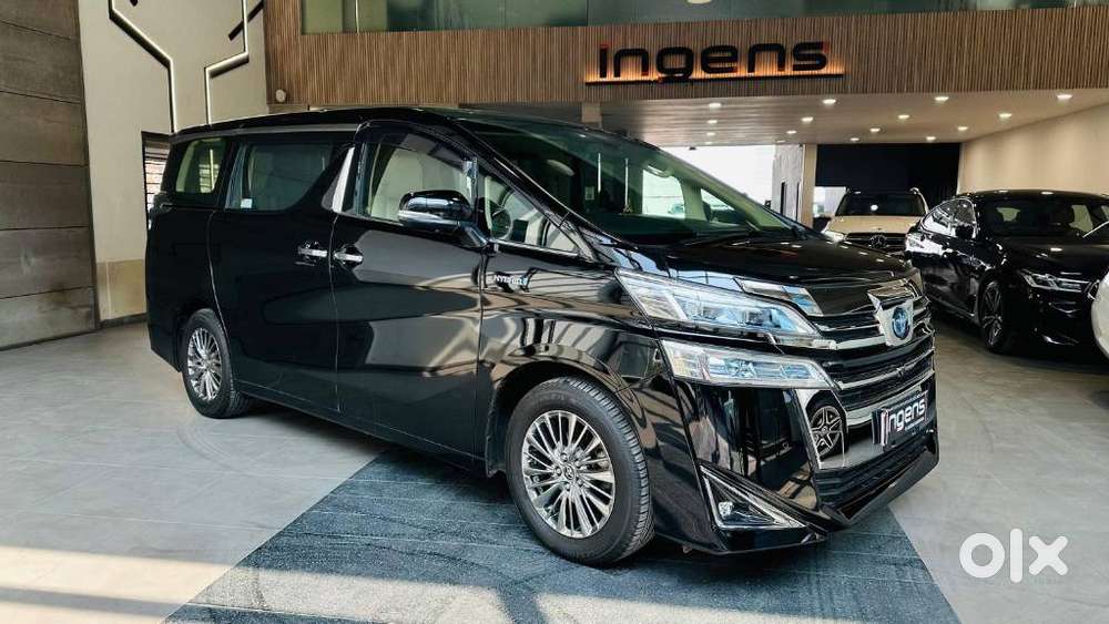 Toyota Vellfire 2.5 Executive Lounge, 2021, Petrol