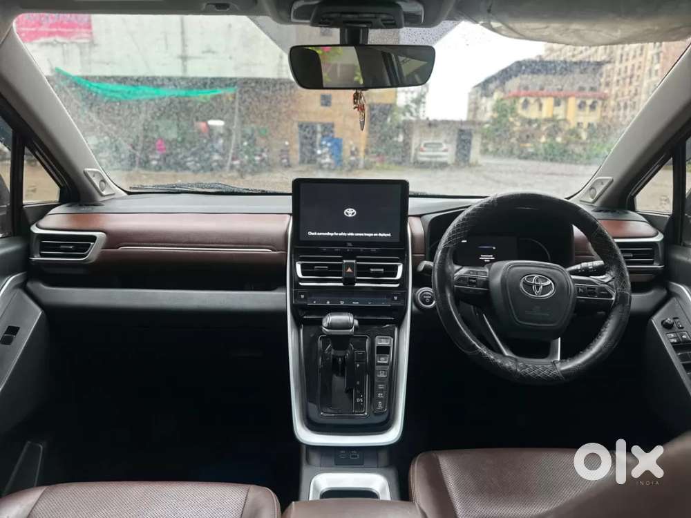 Toyota Innova Hycross 2.0 Zx Hybrid 7 Str, 2023, Petrol