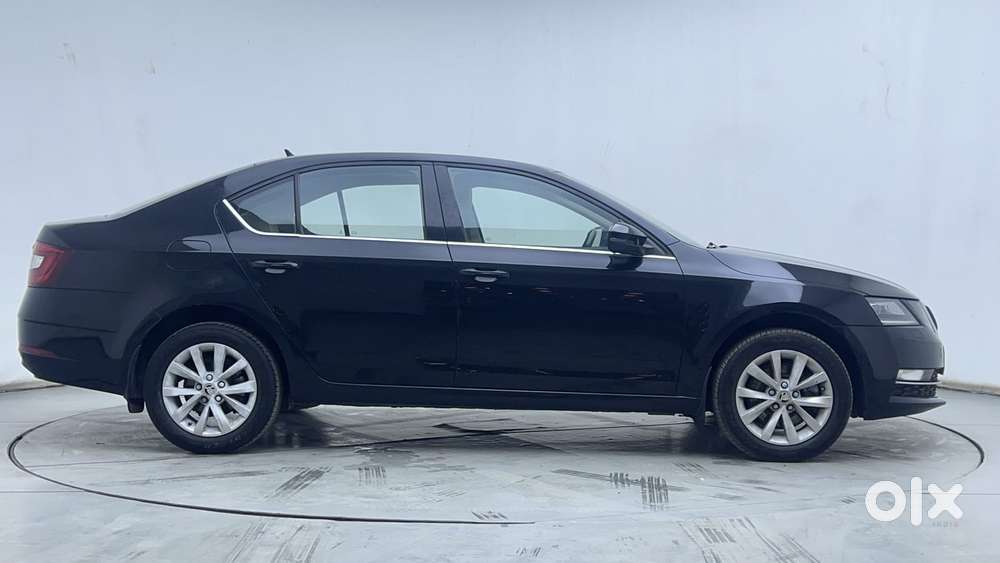 Skoda Octavia Elegance 1.8 Tsi At, 2017, Petrol