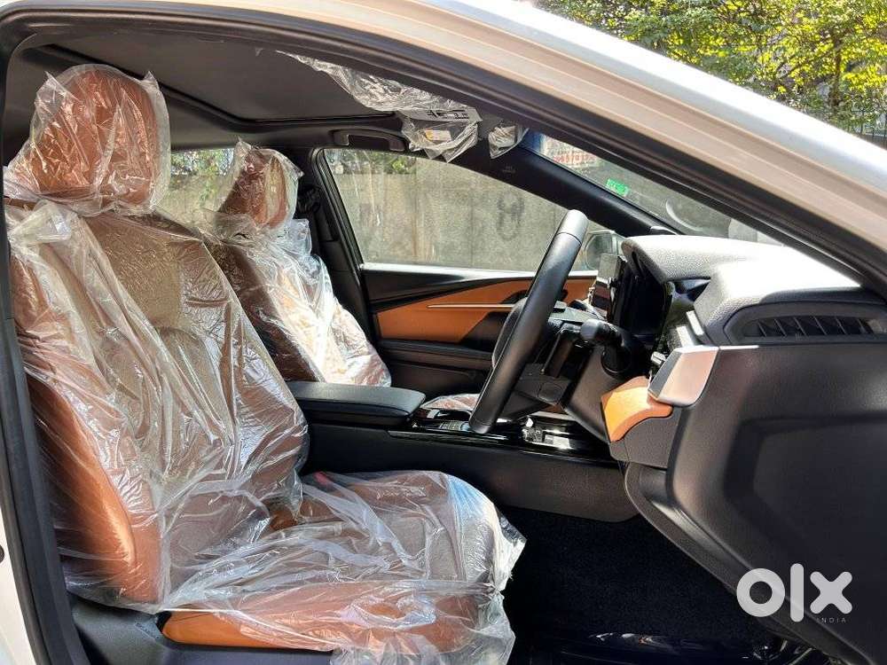 Toyota Camry Hybrid, 2025, Petrol