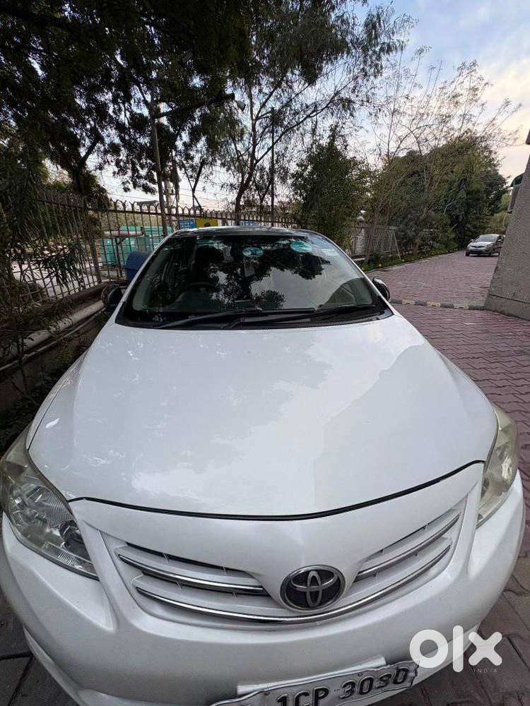 Toyota Corolla Altis 2010-2013 G, 2011, Petrol