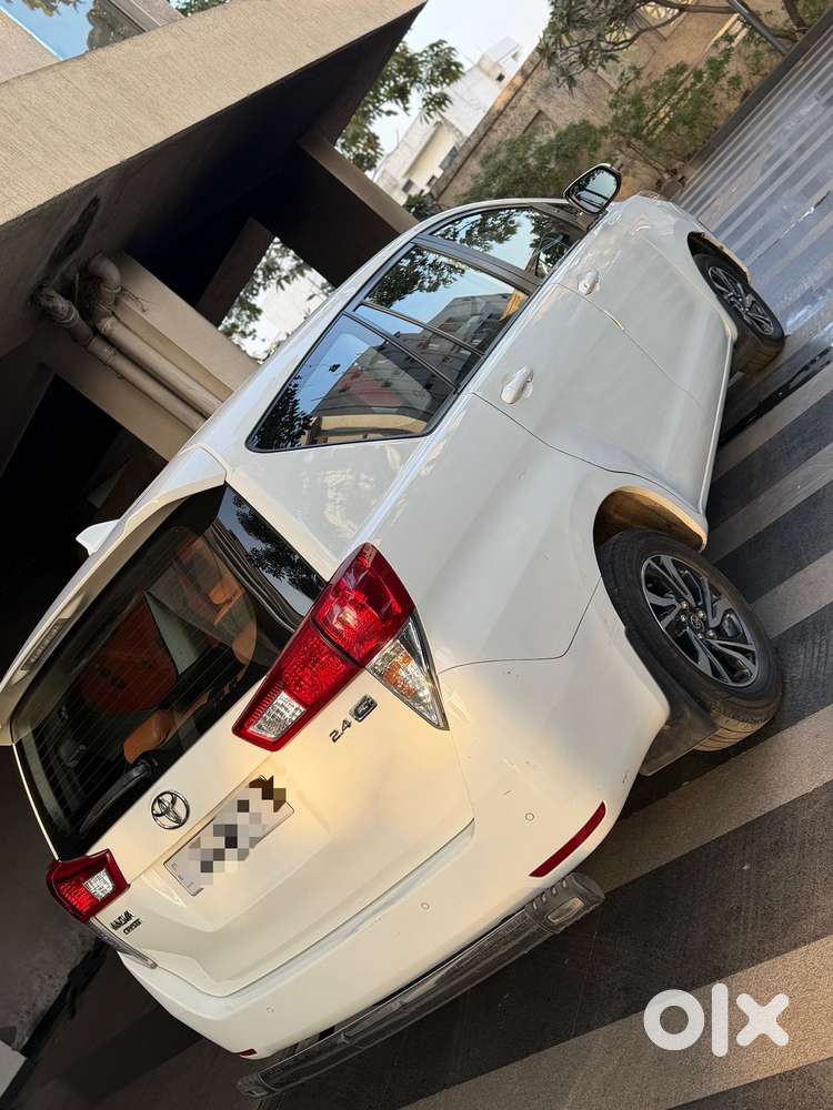 Toyota Innova Crysta 2.4 V 7 Str, 2022, Diesel