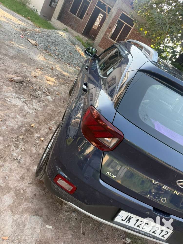 Hyundai Venue Diesel 102500 Km Driven