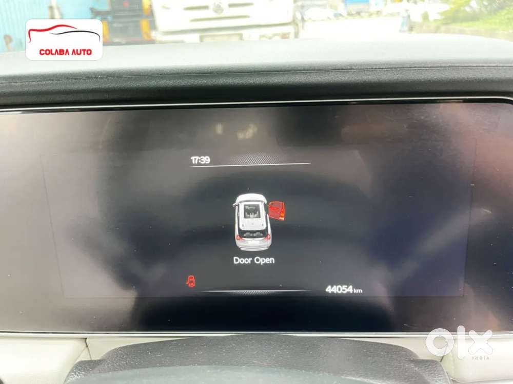 Mahindra Xuv700 2.2 Ax 7 Diesel At Luxury Pack Str, 2024, Diesel