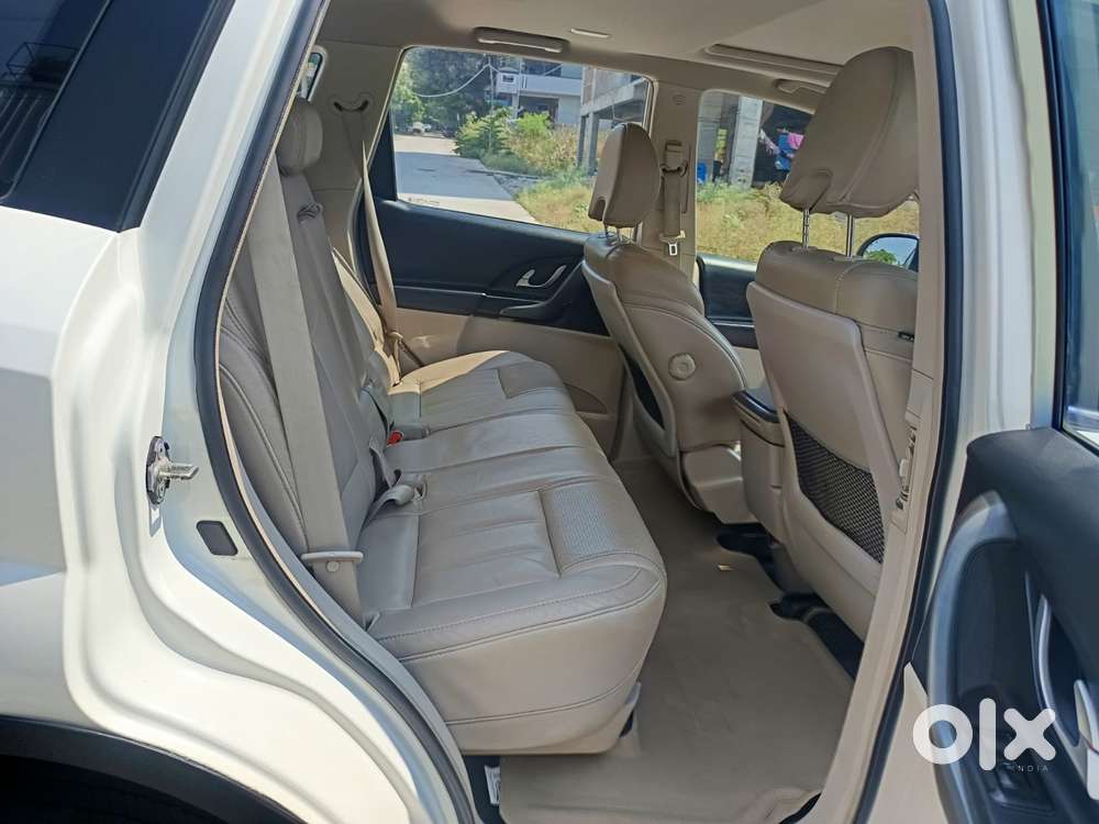 Mahindra Xuv500 At W10 Awd, 2016, Diesel