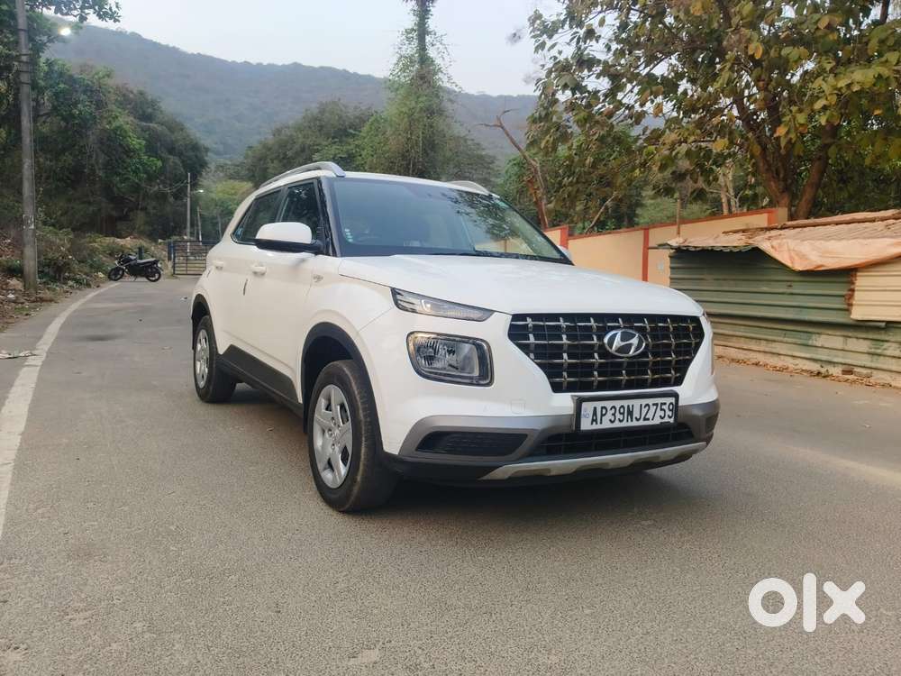 Hyundai Venue 1.2 S (o), 2022, Petrol