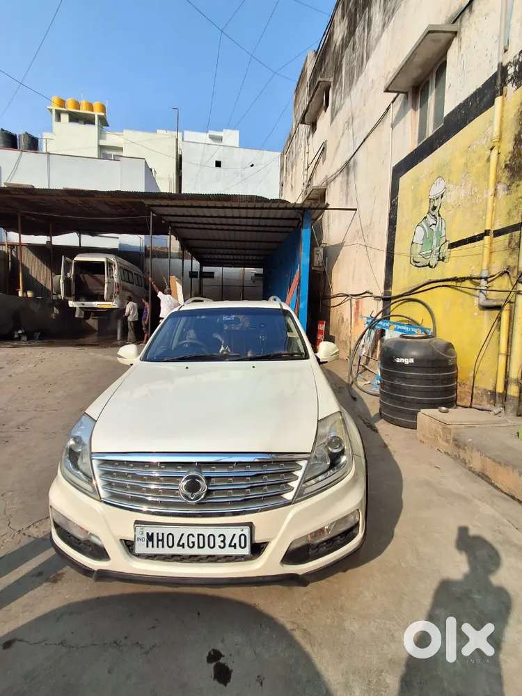 Mahindra Rexton 2013