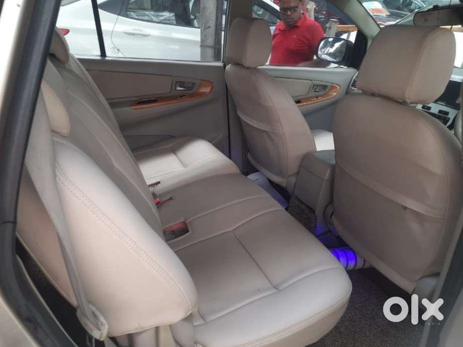 Toyota Innova, 2011