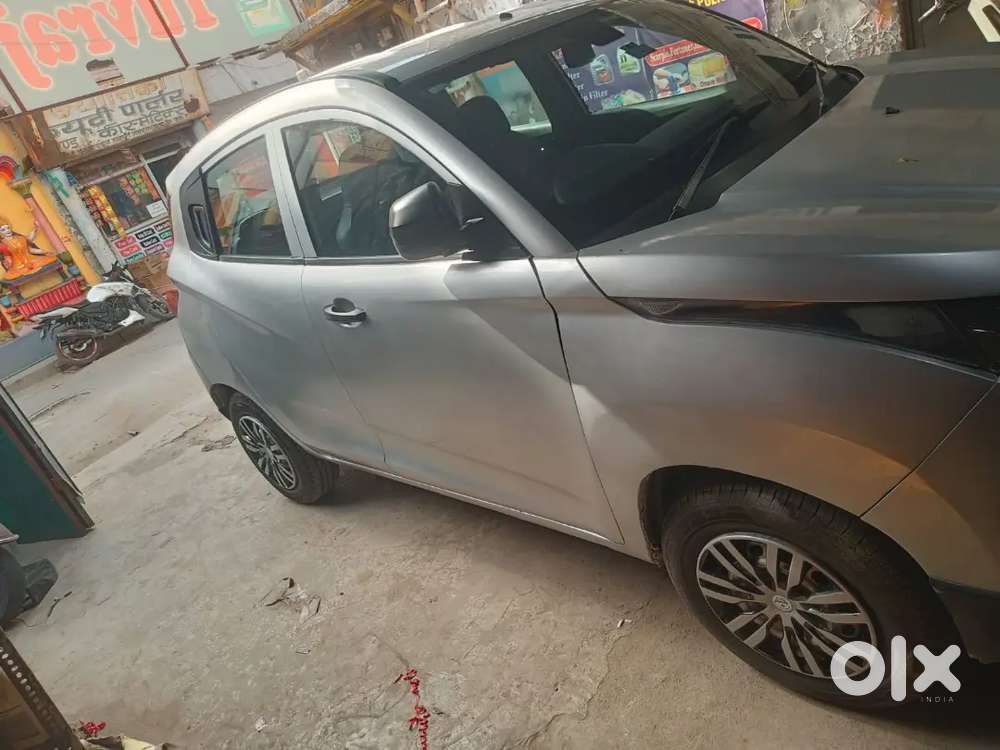 Scratchless ,new Tyres, Company Fitted Cng,chilled Ac