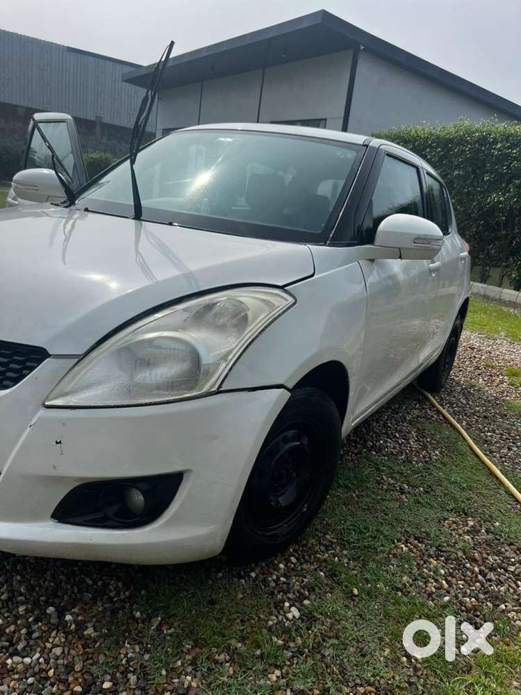 Maruti Suzuki Swift 2012 Cng & Hybrids 131000 Km Driven