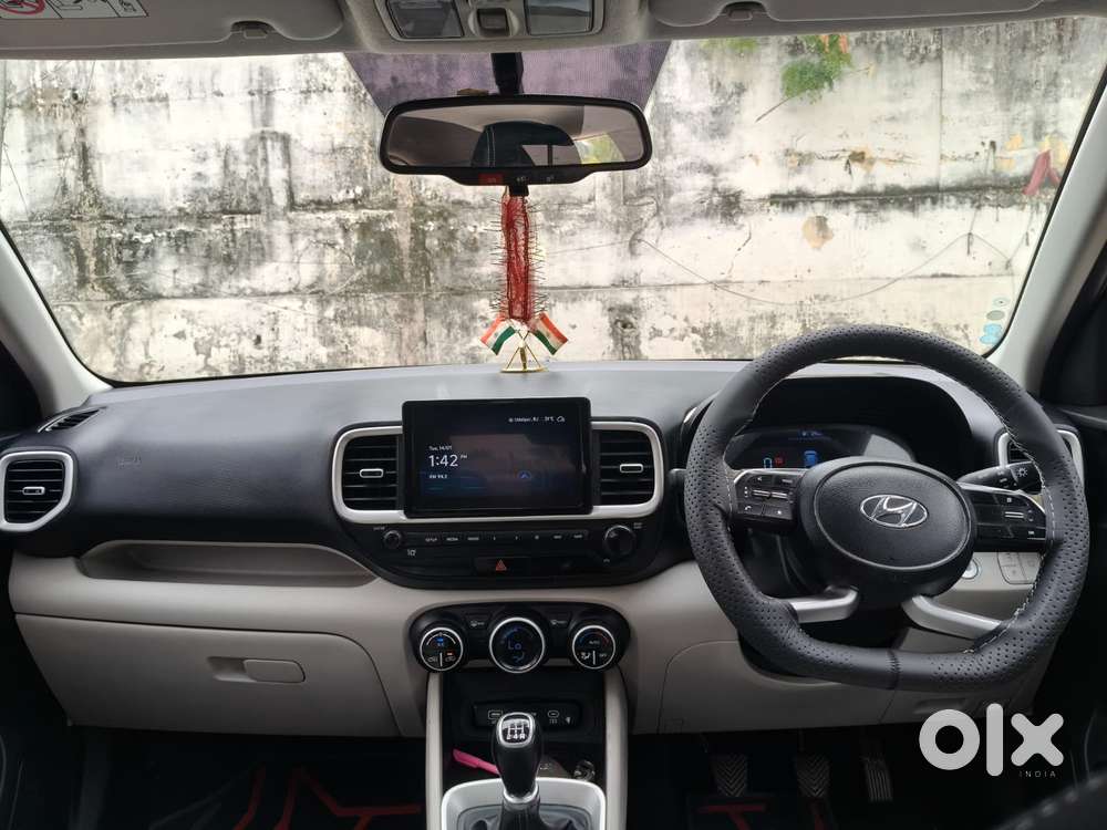 Hyundai Venue Sx Mt, 2023, Petrol