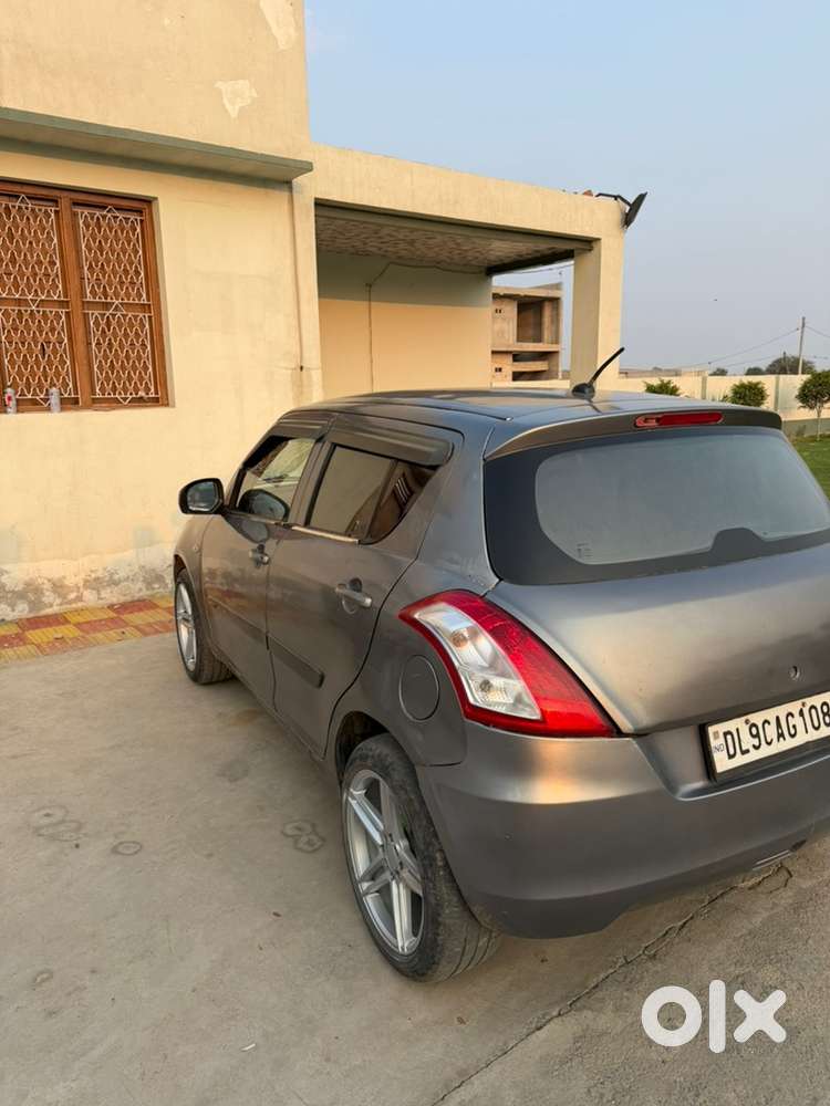 Maruti Swift 1.2 Lxi 2012