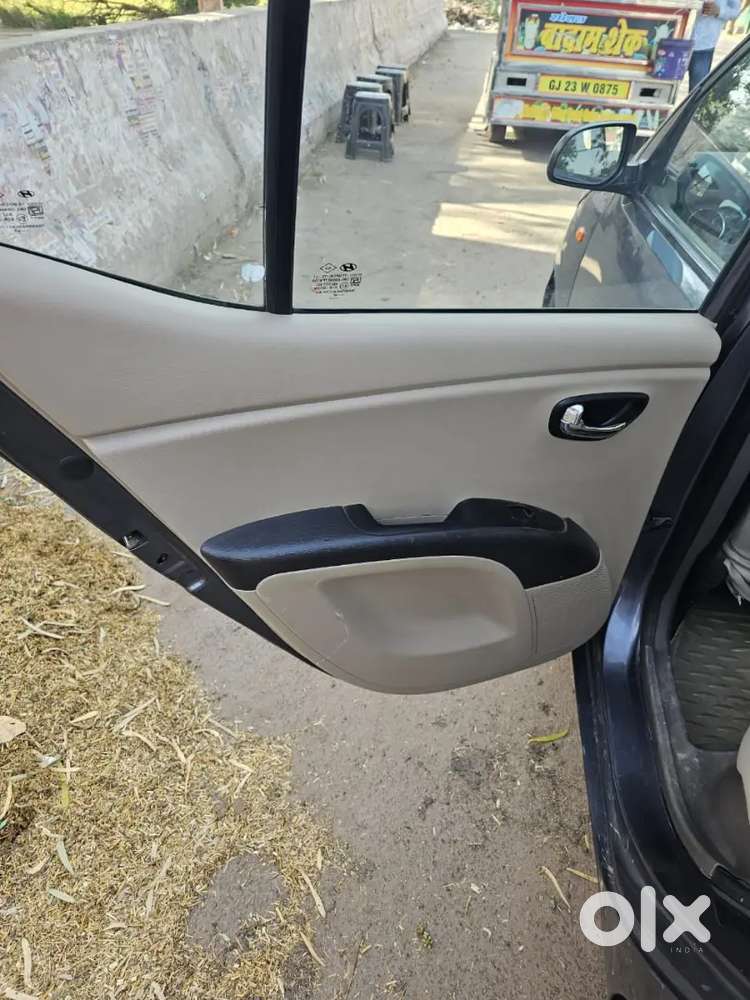 Hyundai I10 Sportz 2015 Petrol Manual
