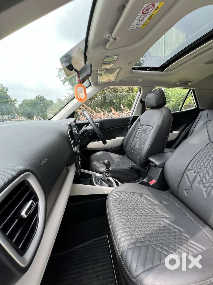 Hyundai Venue 1.2 S (o), 2024, Petrol