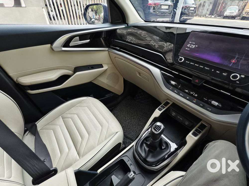 Kia Carens 1.4 Luxury 7 Str, 2022, Petrol
