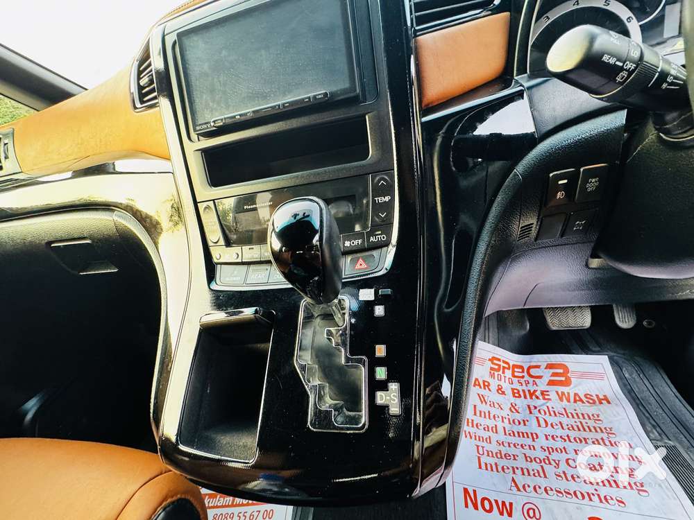 Toyota Alphard 3.0 V6, 2010, Petrol