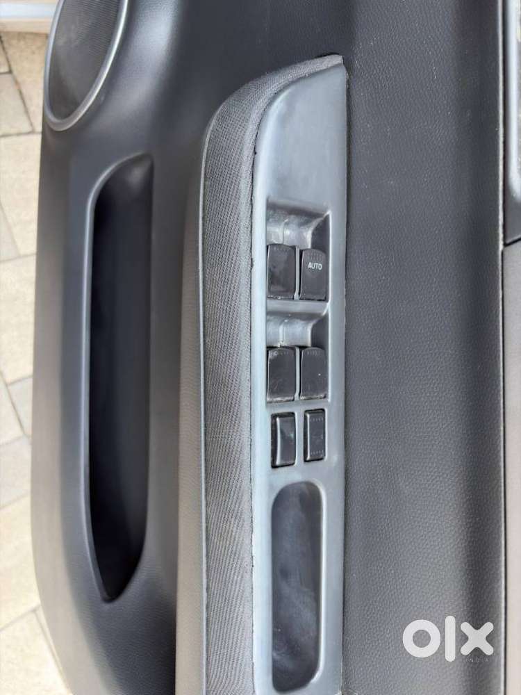 Maruti Suzuki Swift Vxi 1.2 Abs Bs-iv, 2009, Petrol