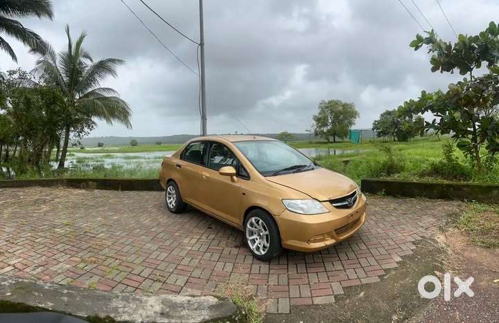Honda City Zx Petrol 2006 Model With Gtr Pro Alloys Wheels