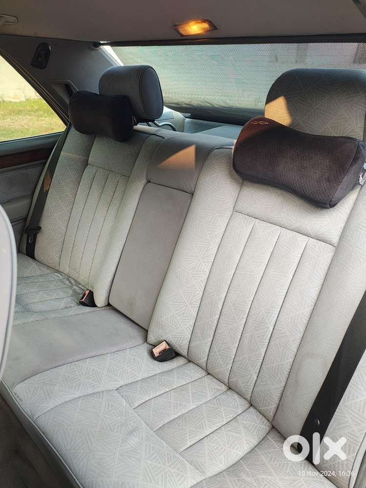 Fully Restored Mercedes-benz W124 E220 Petrol E Class