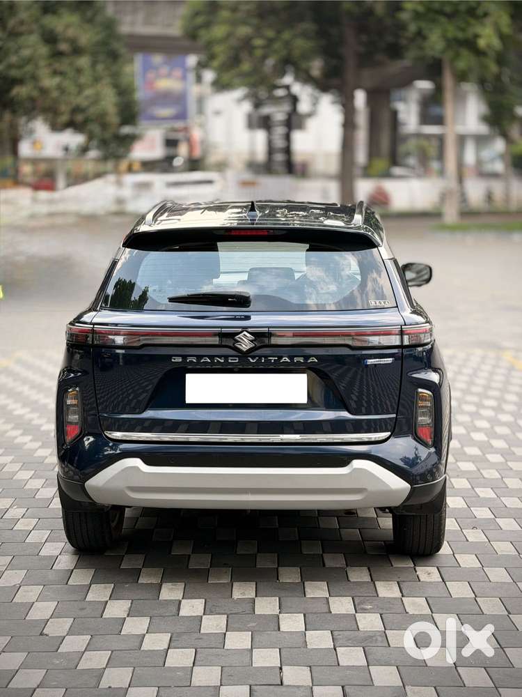 Maruti Suzuki Grand Vitara 1.5 Alpha Smart Hybrid At, 2023, Petrol