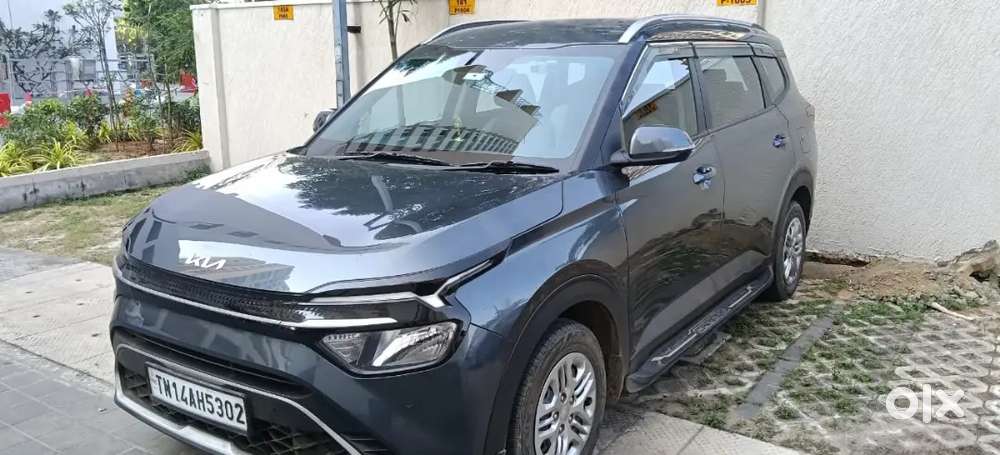 Kia Carens 2023 Petrol Well Maintained