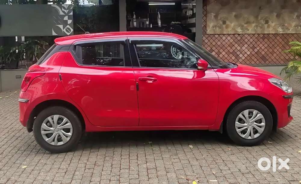 Maruti Suzuki Swift 2022 Vxi Petrol Amt Well Maintained