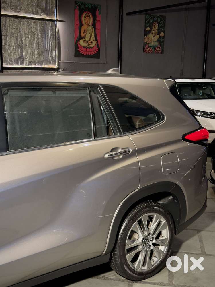 Toyota Innova Hycross 2.0 Zx (o) Hybrid 7 Str, 2024, Petrol