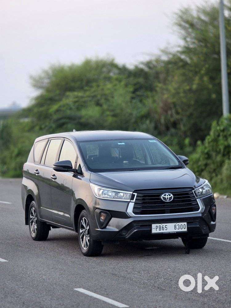Toyota Innova Crysta 2.4 Gx Limited Edition At 7 Str, 2022, Diesel